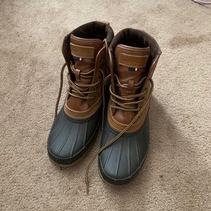 TOMMY HILFIGER OUTDOOR BOOTS